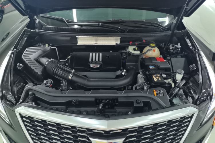 Used Cadillac XT5 2023 2.0T Two-Wheel-Drive Fashion Edition Engine Bay