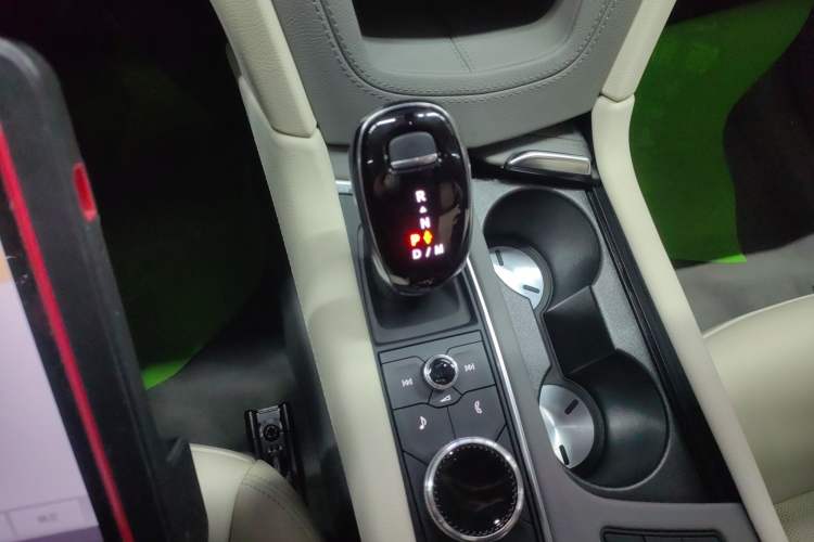 Used Cadillac XT5 2023 2.0T Two-Wheel-Drive Fashion Edition Gear Lever