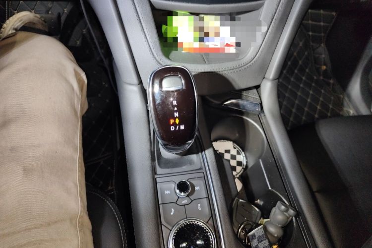Used Cadillac XT5 2023 2.0T Two-Wheel-Drive Fashion Edition Gear Lever