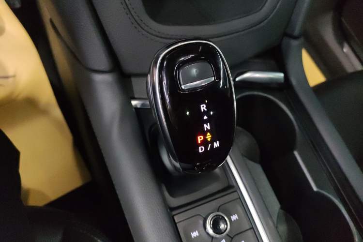 Used Cadillac XT5 2023 2.0T Two-Wheel-Drive Fashion Edition Gear Lever