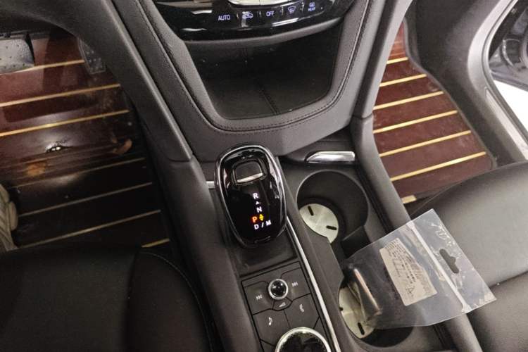 Used Cadillac XT5 2023 2.0T Two-Wheel-Drive Fashion Edition Gear Lever