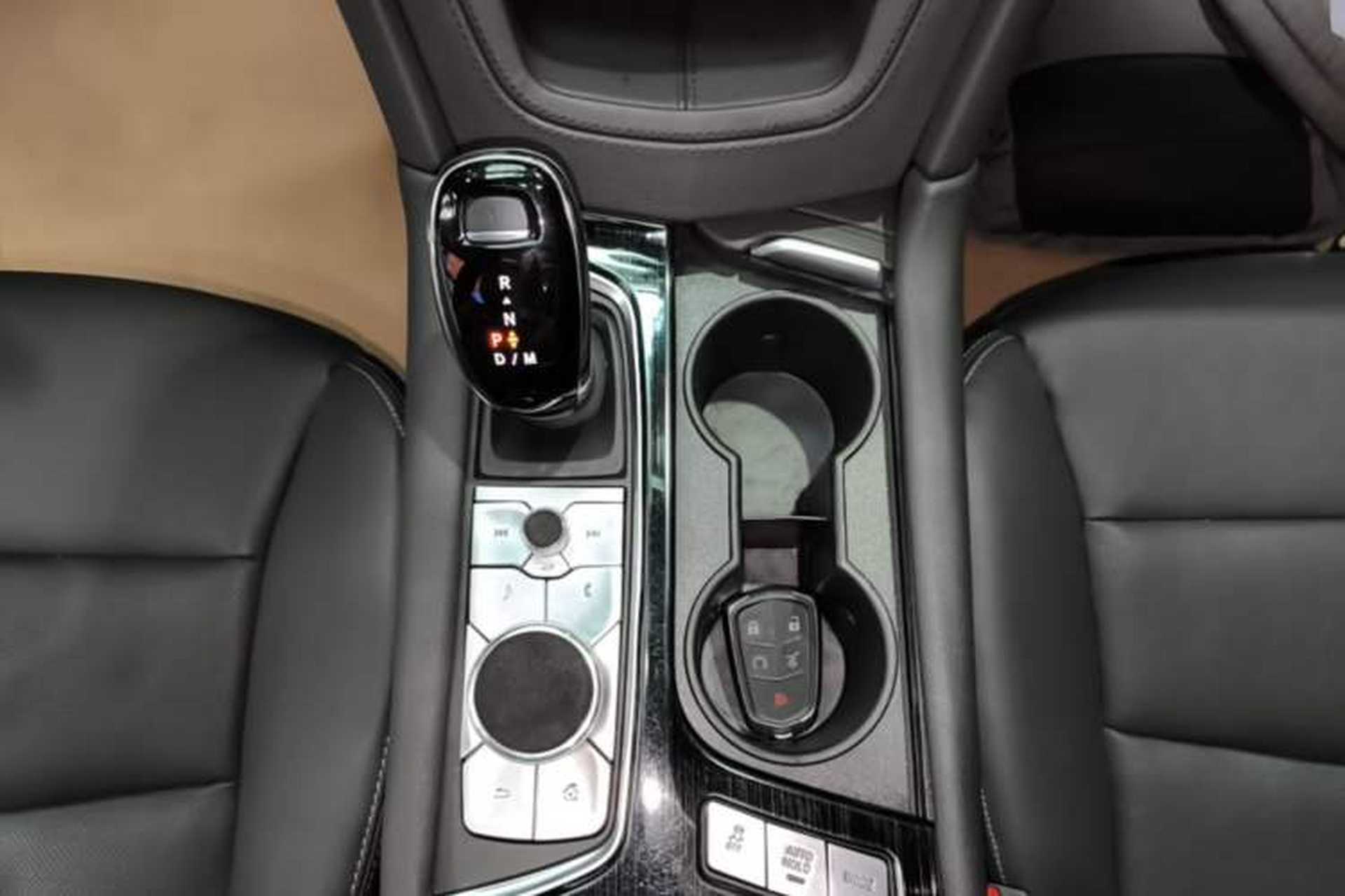Used Cadillac XT5 2023 2.0T Four-Wheel Drive Prestige Version (Ultimate Edition) Gear Lever