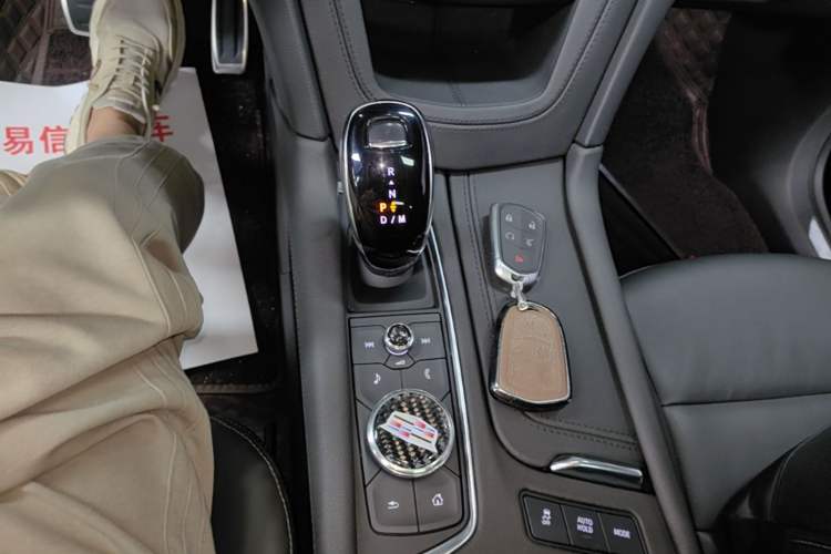 Used Cadillac XT5 2023 2.0T Four-Wheel Drive Prestige Version (Ultimate Edition) Gear Lever