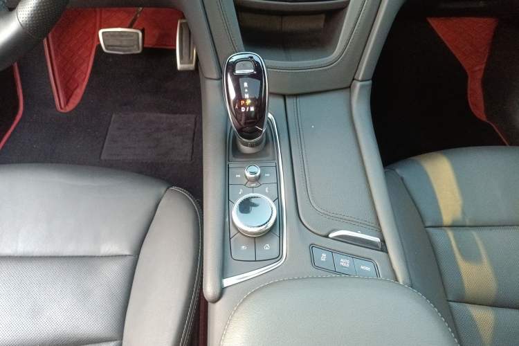 Used Cadillac XT5 2023 2.0T Four-Wheel Drive Prestige Version (Ultimate Edition) Gear Lever