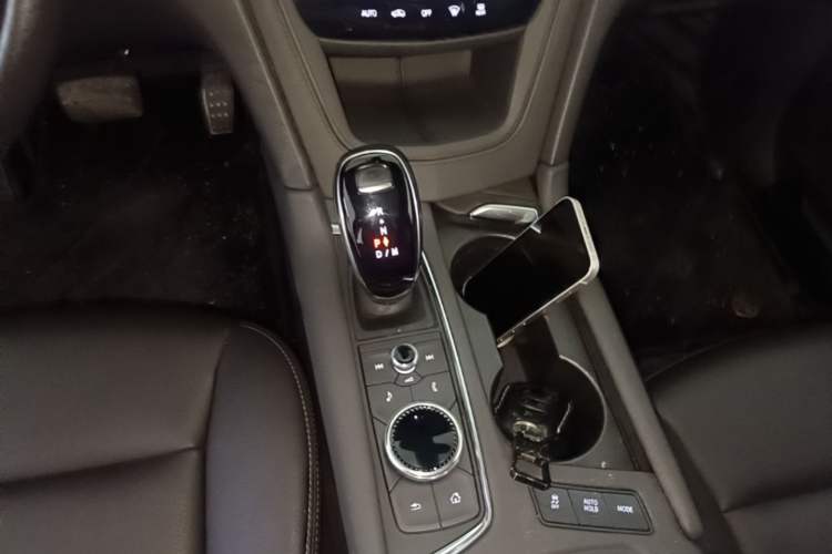 Used Cadillac XT5 2023 2.0T Two-Wheel-Drive Fashion Edition Gear Lever