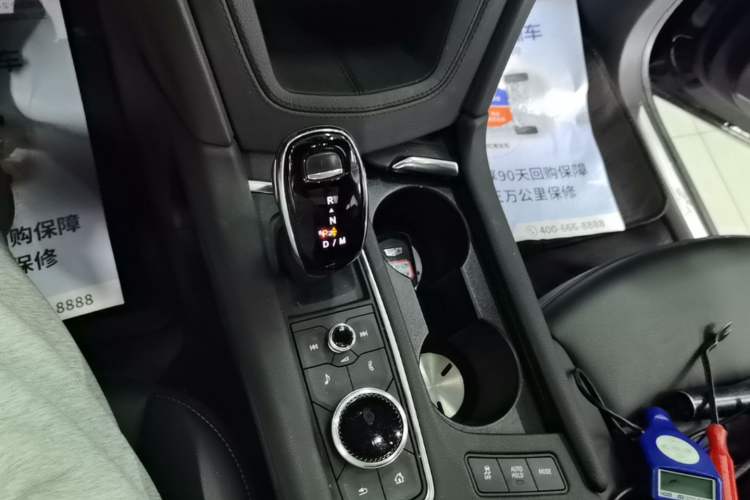 Used Cadillac XT5 2023 2.0T Two-Wheel-Drive Fashion Edition Gear Lever
