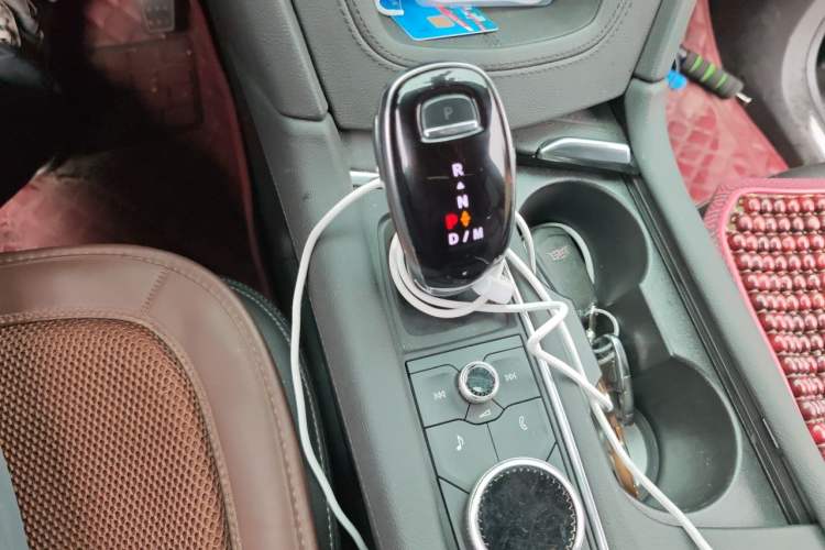 Used Cadillac XT5 2023 2.0T Two-Wheel-Drive Fashion Edition Gear Lever