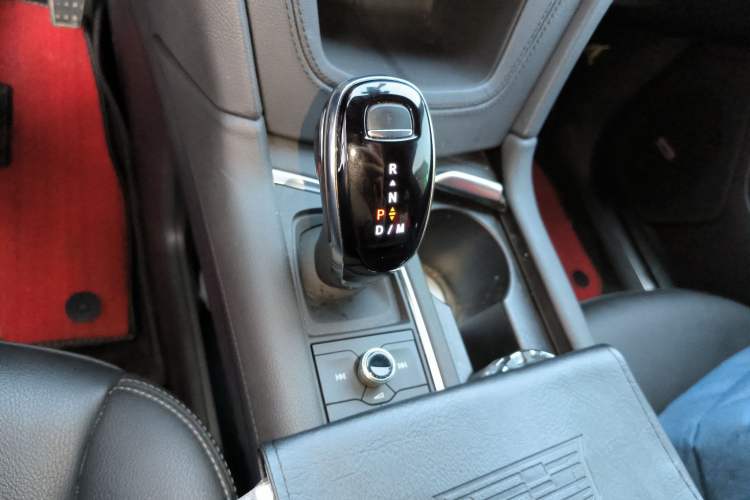 Used Cadillac XT5 2023 2.0T Two-Wheel-Drive Fashion Edition Gear Lever