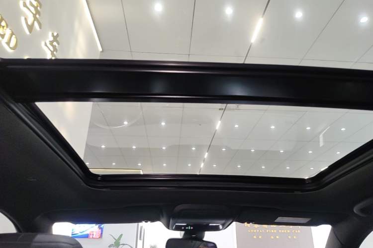 Used Cadillac XT5 2023 2.0T Two-Wheel-Drive Fashion Edition Headliner