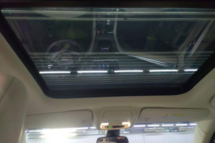 Used Cadillac XT5 2023 2.0T Two-Wheel-Drive Fashion Edition Headliner