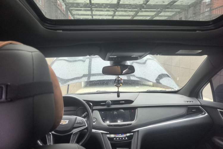 Used Cadillac XT5 2023 2.0T Two-Wheel-Drive Fashion Edition Headliner