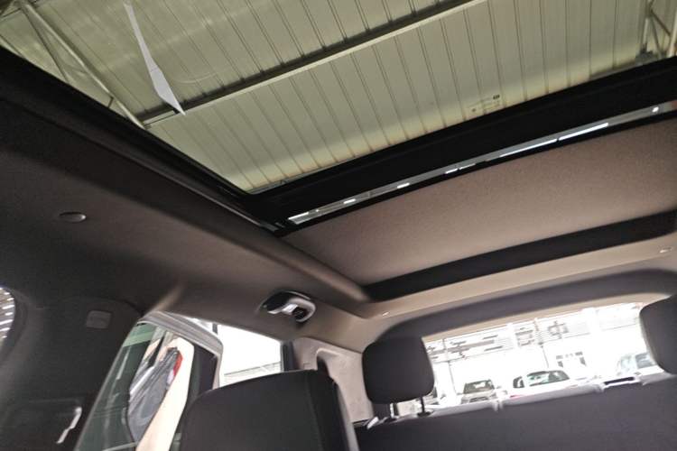 Used Cadillac XT5 2023 2.0T Two-Wheel-Drive Fashion Edition Headliner