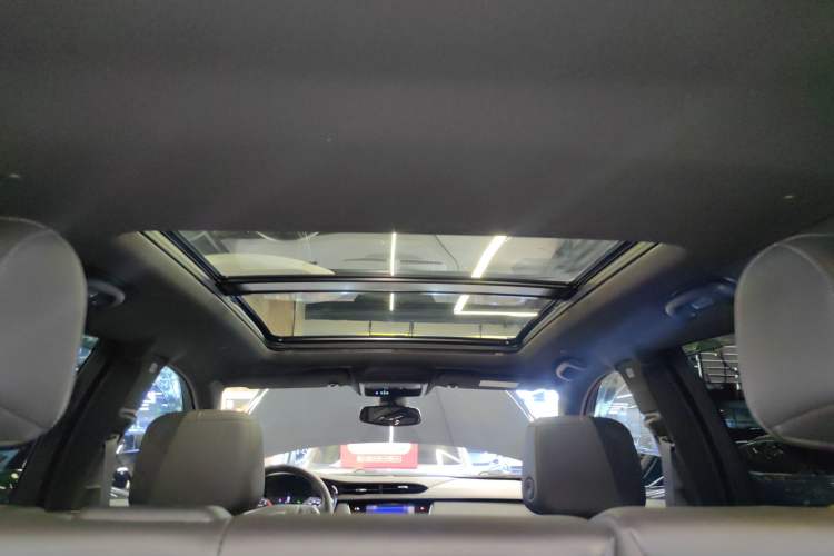 Used Cadillac XT5 2023 2.0T Two-Wheel-Drive Fashion Edition Headliner