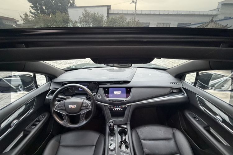 Used Cadillac XT5 2023 2.0T Two-Wheel-Drive Fashion Edition Interior 1