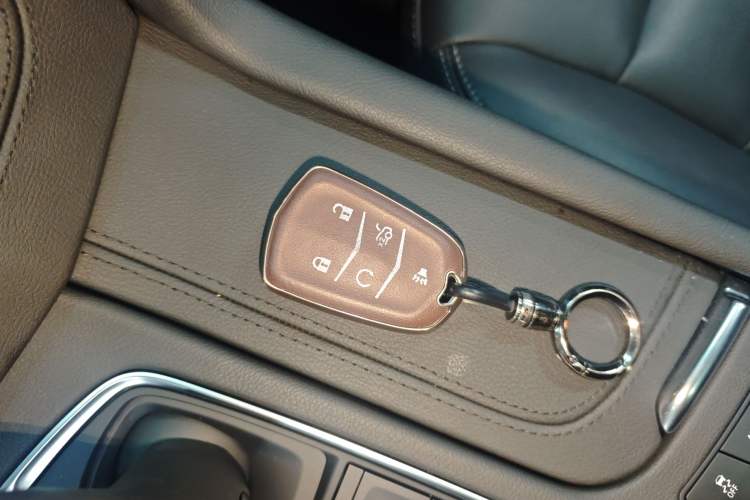Used Cadillac XT5 2023 2.0T Two-Wheel-Drive Fashion Edition Interior 1
