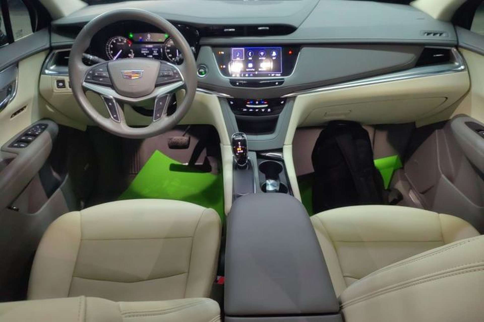 Used Cadillac XT5 2023 2.0T Two-Wheel-Drive Fashion Edition Interior 2