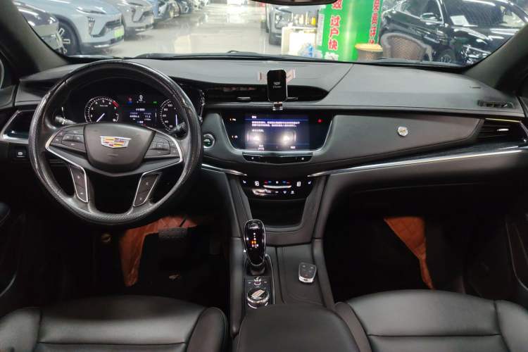 Used Cadillac XT5 2023 2.0T Two-Wheel-Drive Fashion Edition Interior 2