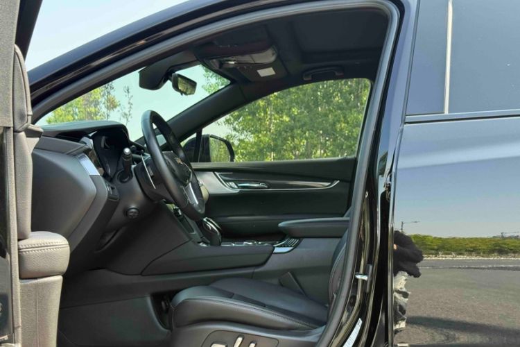 Used Cadillac XT5 2023 2.0T Four-Wheel Drive Prestige Version (Ultimate Edition) Interior 2