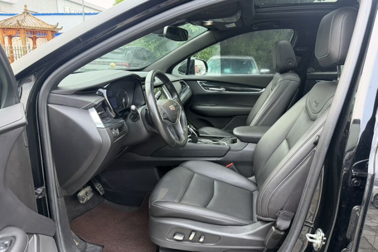 Used Cadillac XT5 2023 2.0T Two-Wheel-Drive Fashion Edition Interior 2