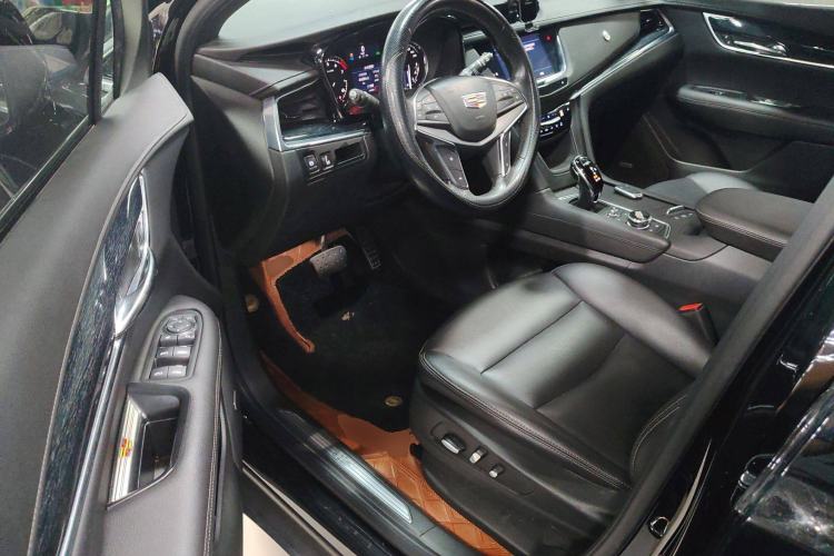 Used Cadillac XT5 2023 2.0T Two-Wheel-Drive Fashion Edition Interior 3