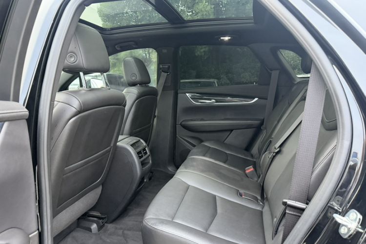 Used Cadillac XT5 2023 2.0T Two-Wheel-Drive Fashion Edition Interior 3