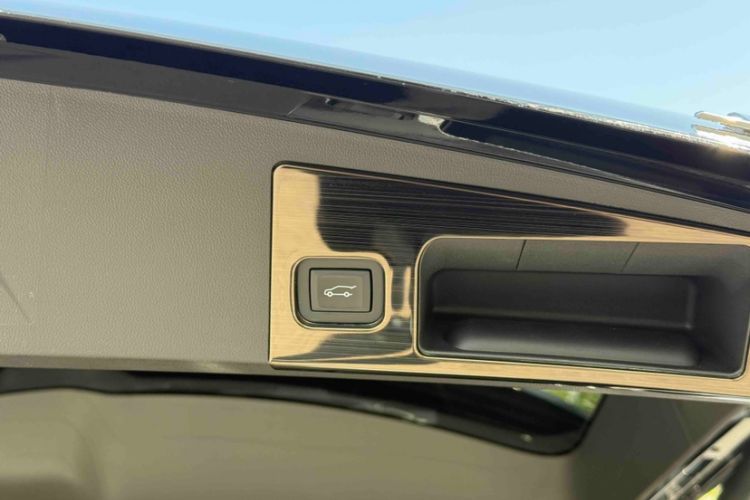 Used Cadillac XT5 2023 2.0T Four-Wheel Drive Prestige Version (Ultimate Edition) Interior 4