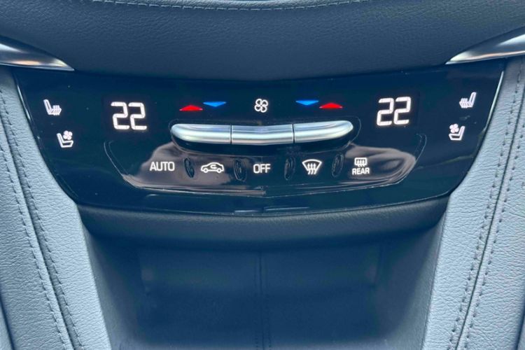 Used Cadillac XT5 2023 2.0T Four-Wheel Drive Prestige Version (Ultimate Edition) Interior 9