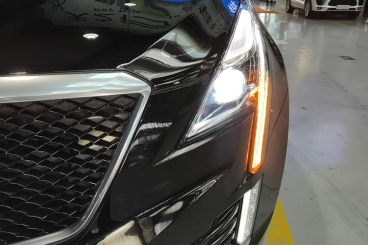 Used Cadillac XT5 2023 2.0T Four-Wheel Drive Prestige Version (Ultimate Edition) Left Front Headlight