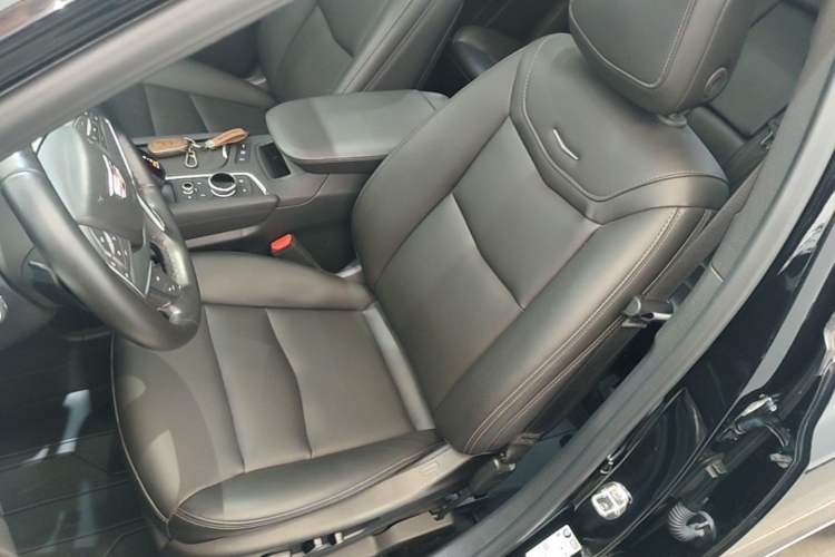 Used Cadillac XT5 2023 2.0T Two-Wheel-Drive Fashion Edition Left Front Seat