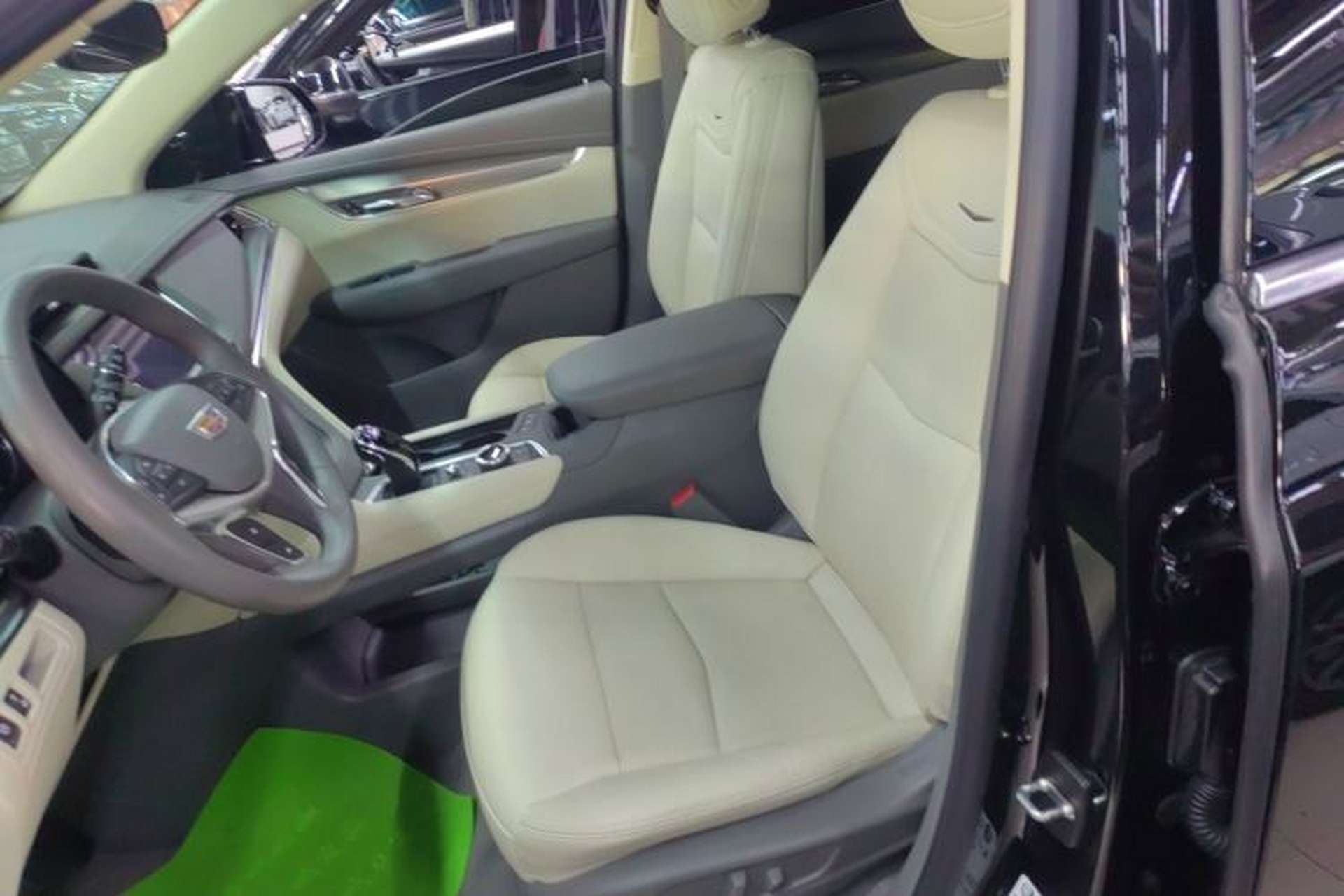 Used Cadillac XT5 2023 2.0T Two-Wheel-Drive Fashion Edition Left Front Seat