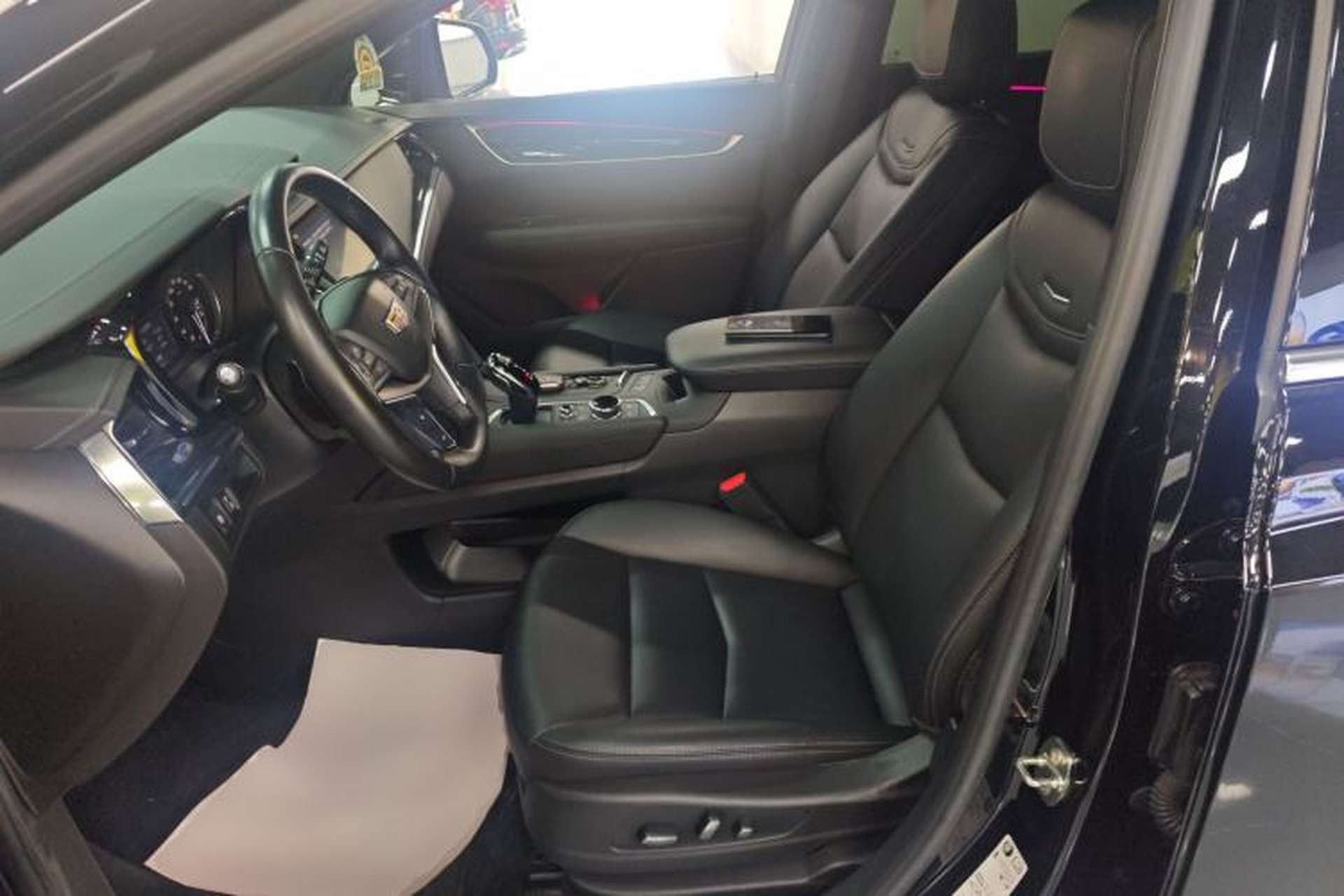 Used Cadillac XT5 2023 2.0T Two-Wheel-Drive Fashion Edition Left Front Seat