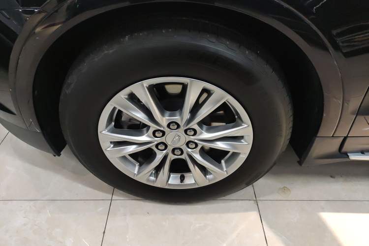 Used Cadillac XT5 2023 2.0T Two-Wheel-Drive Fashion Edition Left Front Wheel Hub