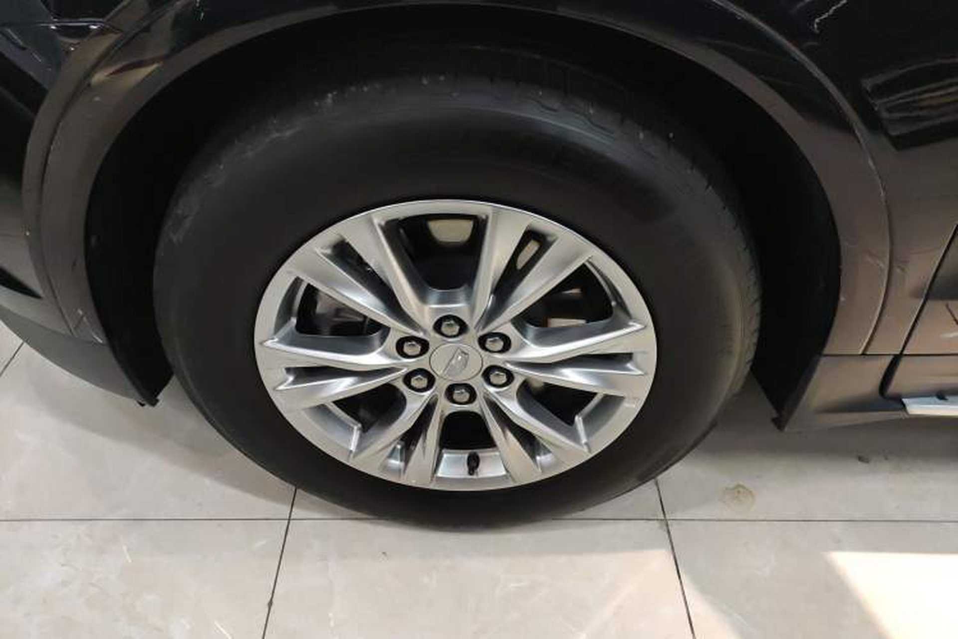 Used Cadillac XT5 2023 2.0T Two-Wheel-Drive Fashion Edition Left Front Wheel Hub