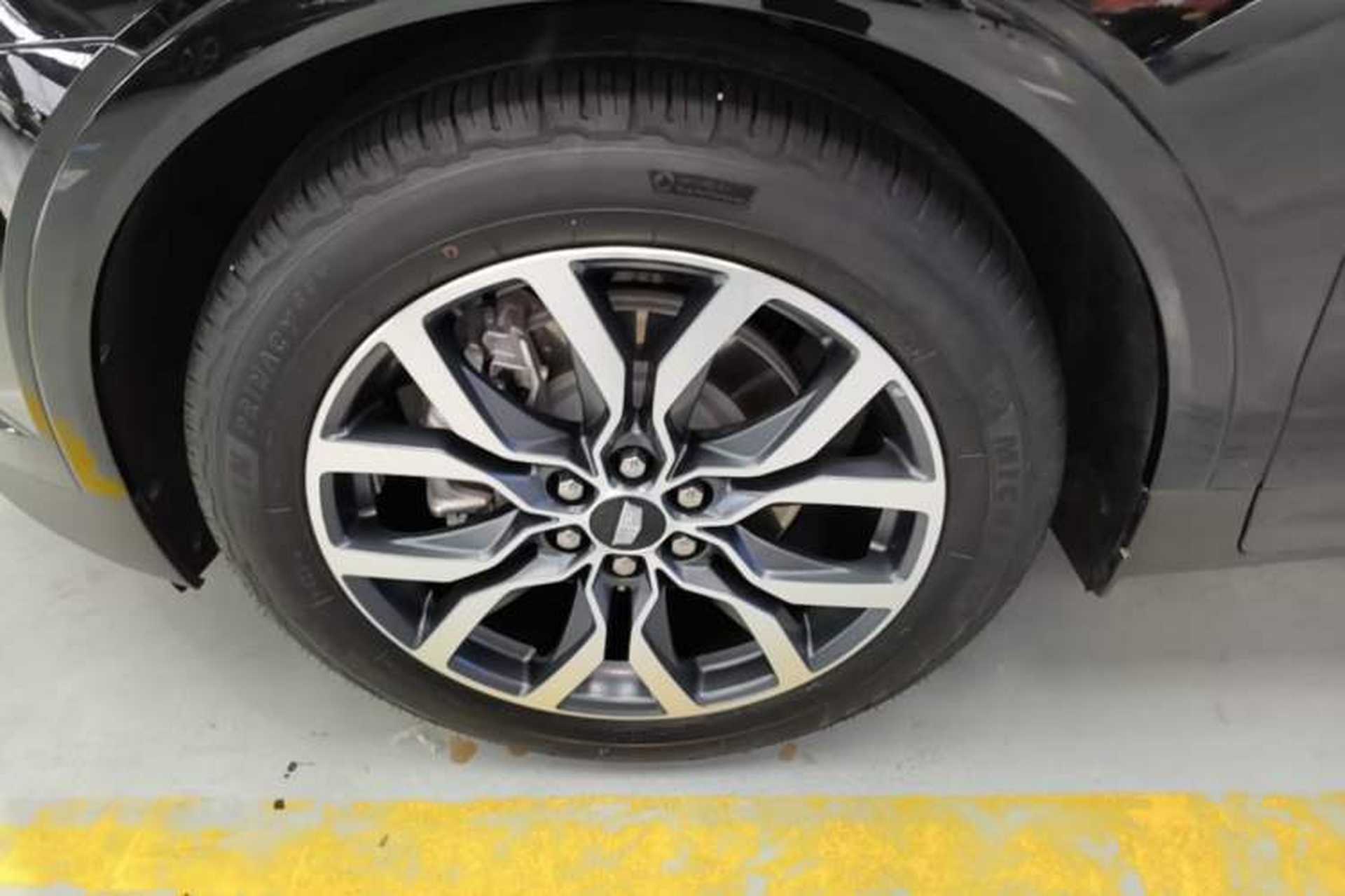 Used Cadillac XT5 2023 2.0T Four-Wheel Drive Prestige Version (Ultimate Edition) Left Front Wheel Hub