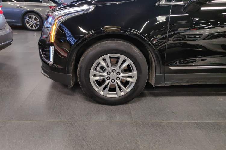 Used Cadillac XT5 2023 2.0T Two-Wheel-Drive Fashion Edition Left Front Wheel Hub