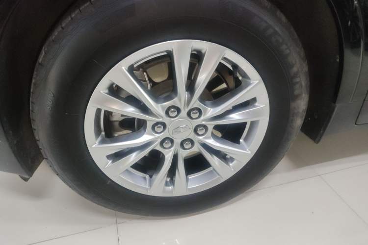 Used Cadillac XT5 2023 2.0T Two-Wheel-Drive Fashion Edition Left Front Wheel Hub