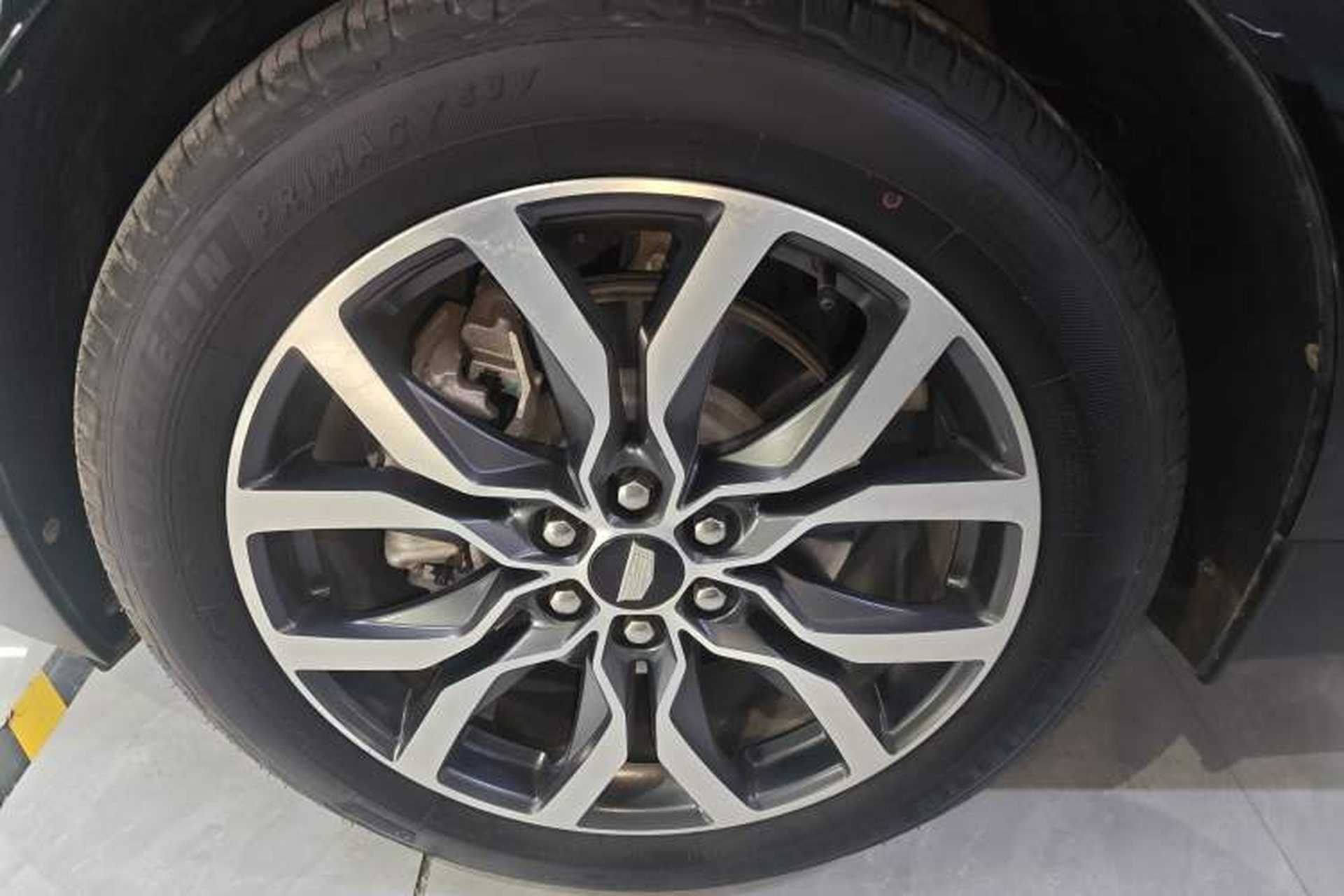 Used Cadillac XT5 2023 2.0T Four-Wheel Drive Prestige Version (Ultimate Edition) Left Front Wheel Hub