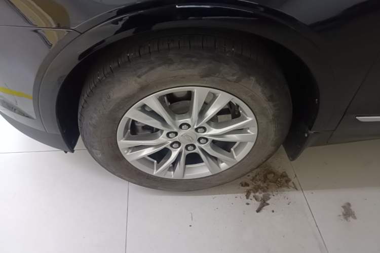 Used Cadillac XT5 2023 2.0T Two-Wheel-Drive Fashion Edition Left Front Wheel Hub