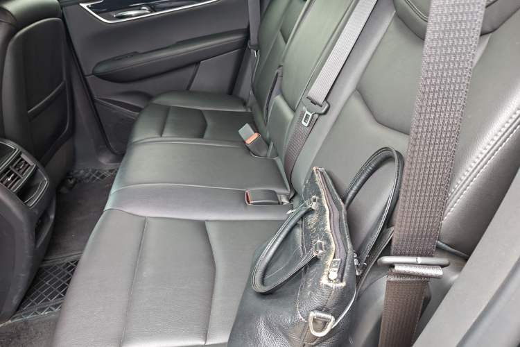 Used Cadillac XT5 2023 2.0T Two-Wheel-Drive Fashion Edition Left Rear Seat