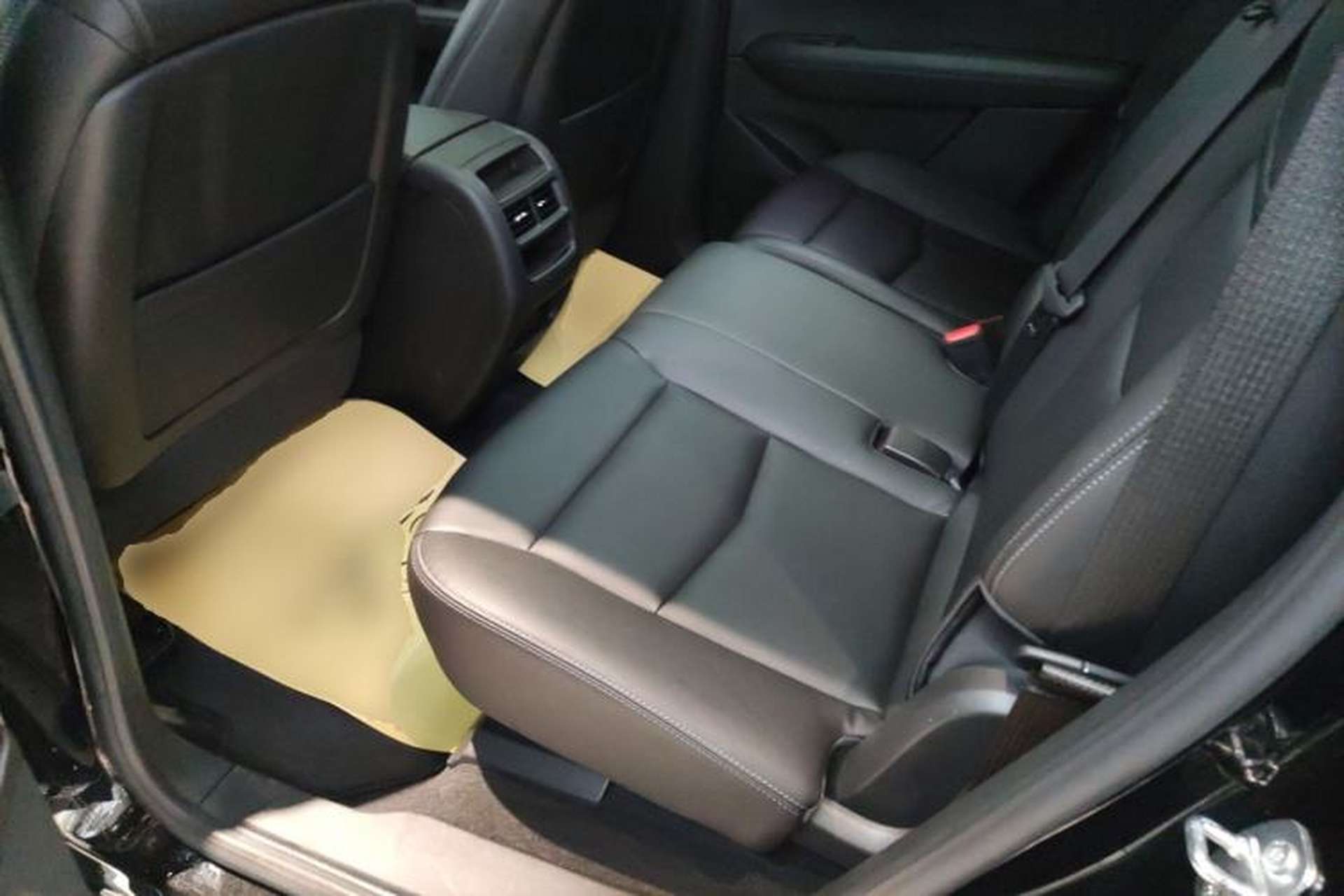 Used Cadillac XT5 2023 2.0T Two-Wheel-Drive Fashion Edition Left Rear Seat