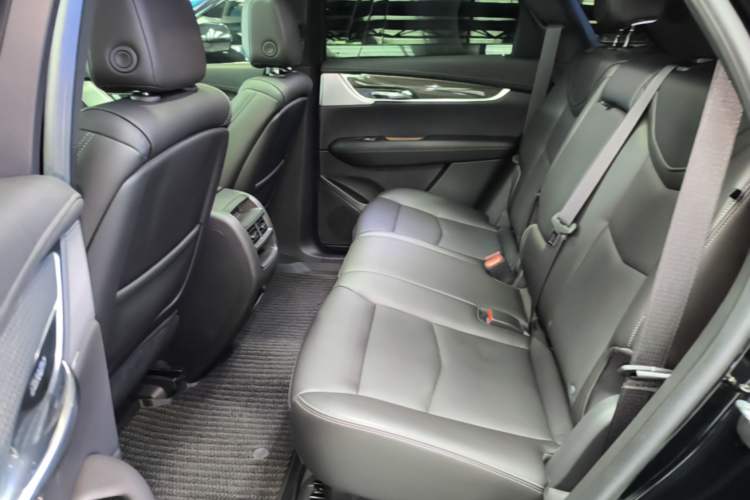 Used Cadillac XT5 2023 2.0T Four-Wheel Drive Prestige Version (Ultimate Edition) Left Rear Seat