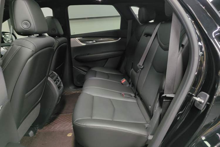 Used Cadillac XT5 2023 2.0T Four-Wheel Drive Prestige Version (Ultimate Edition) Left Rear Seat