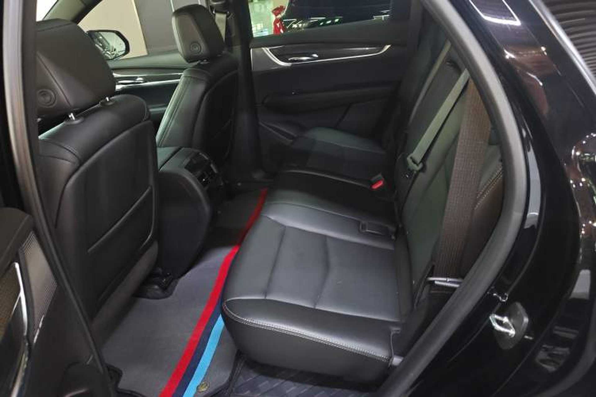 Used Cadillac XT5 2023 2.0T Four-Wheel Drive Prestige Version (Ultimate Edition) Left Rear Seat