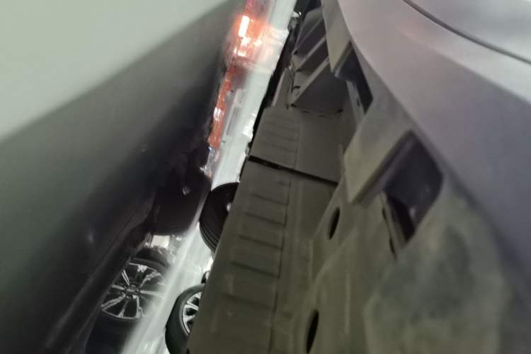 Used Cadillac XT5 2023 2.0T Two-Wheel-Drive Fashion Edition Left Side Sill