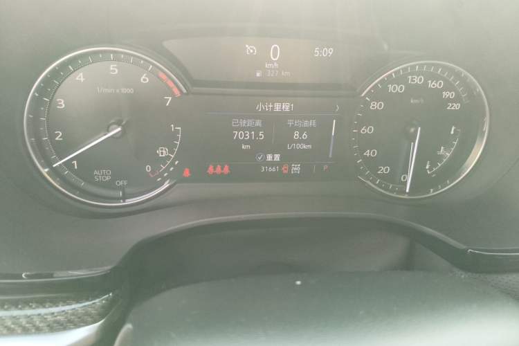 Used Cadillac XT5 2023 2.0T Four-Wheel Drive Prestige Version (Ultimate Edition) Odometer Close Up