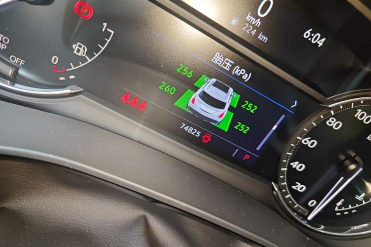 Used Cadillac XT5 2023 2.0T Two-Wheel-Drive Fashion Edition Odometer Close Up