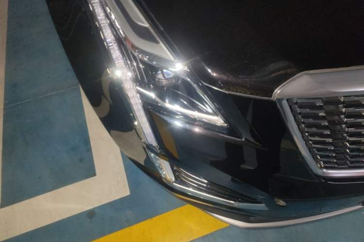 Used Cadillac XT5 2023 2.0T Two-Wheel-Drive Fashion Edition Right Front Headlight
