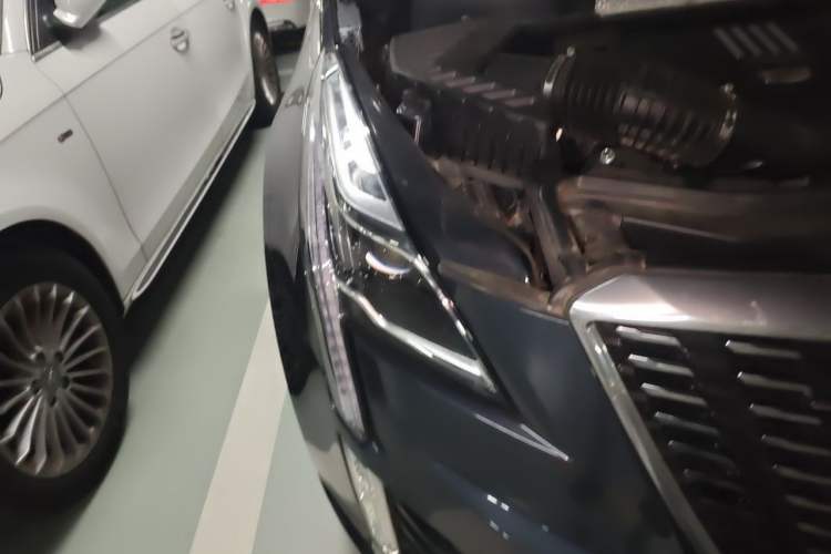 Used Cadillac XT5 2023 2.0T Two-Wheel-Drive Fashion Edition Right Front Headlight
