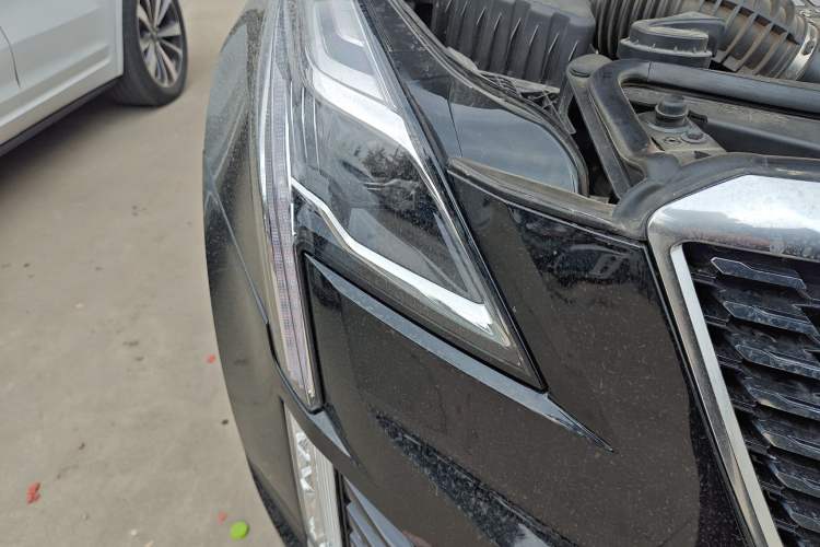 Used Cadillac XT5 2023 2.0T Two-Wheel-Drive Fashion Edition Right Front Headlight