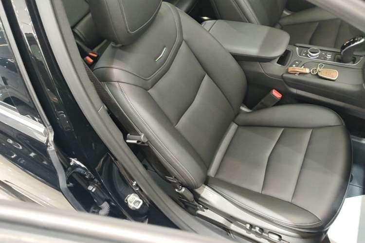 Used Cadillac XT5 2023 2.0T Two-Wheel-Drive Fashion Edition Right Front Seat